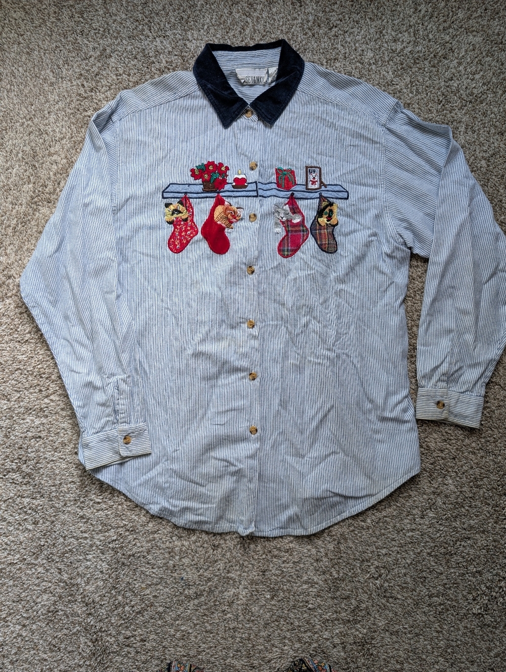 Women's Striped Button-Up Shirt with Holiday Cat Embroidery Velvet Collar Sz L